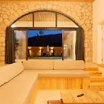 فيلة Affordable Stone